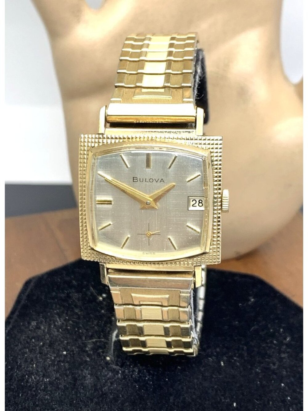 Bulova 11ALD Watch Vintage 1965 Swiss Manual 10k Gold Plated Case Square 28mm